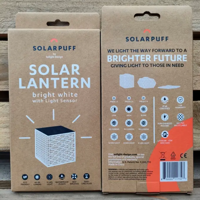 SolarPuff med koldt hvidt lys og lyssensor.